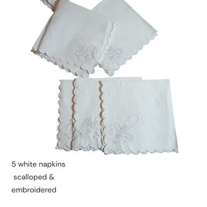 Vintage 12 pc Table Linens,  Napkins, Tablerunner for Decor Or Sewing